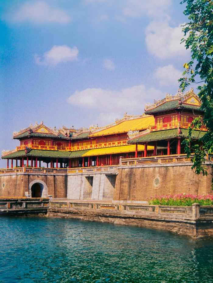 Hue Imperial City Private Tour - Royal tombs & local life